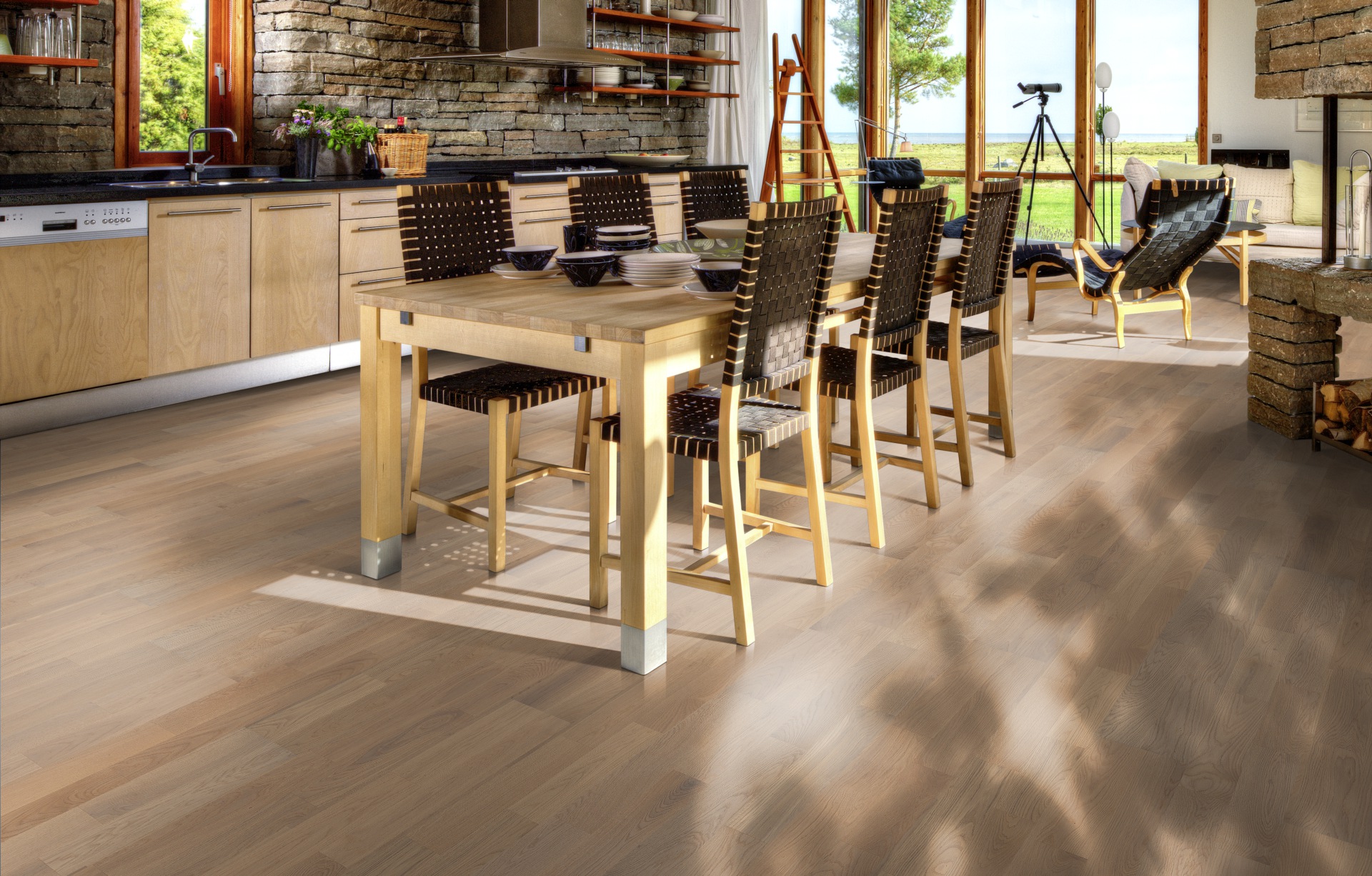 Паркетная доска Kahrs Песочная Дуб Портофино Portofino 152N38EK0VKW240 Variation 2423×200×15 фото в интерьере